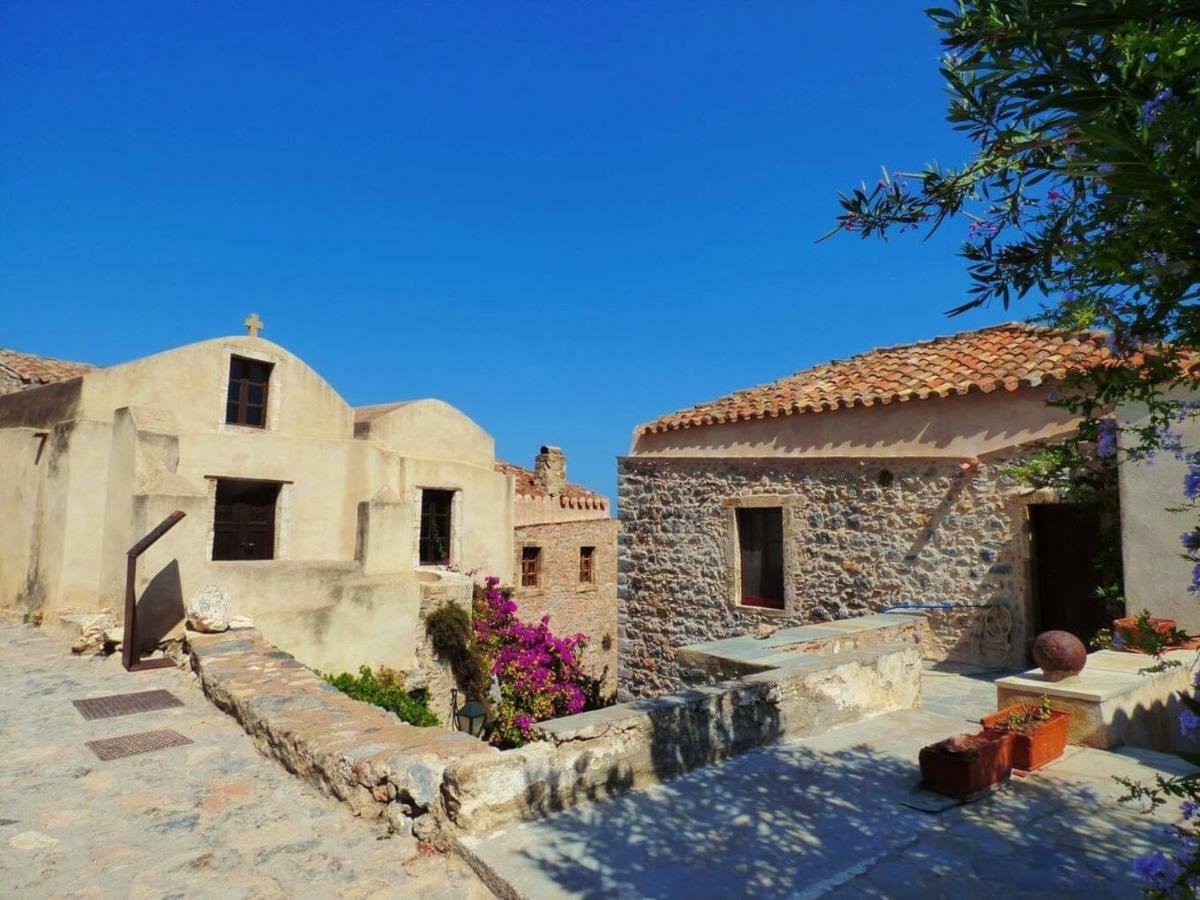 Vecchia Casa Villa โมเน็มวาซี ภายนอก รูปภาพ